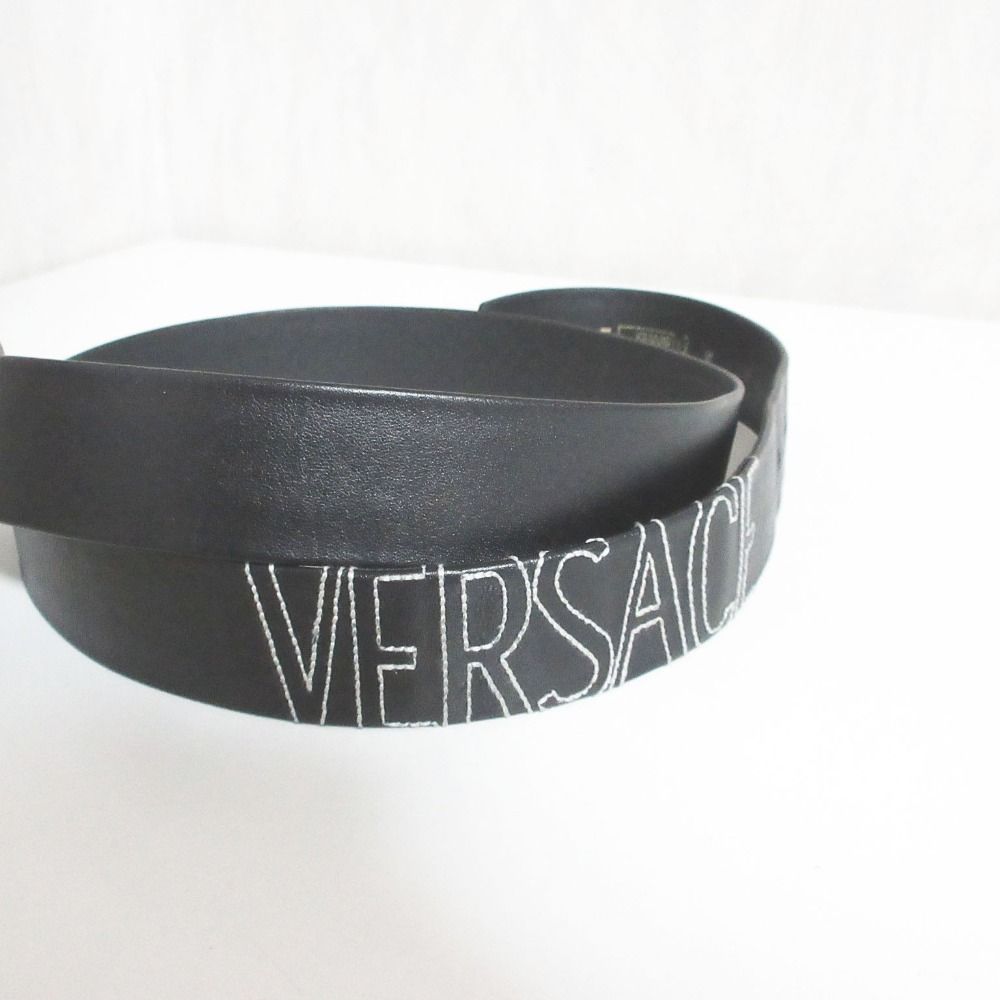 美品 GIANNI VERSACE ジャンニヴェルサーチ ロゴ刺繍 レザーベルト 95/38 ブラック メンズ 古着 中古 USED 美品 GIANNI VERSACE ジャンニヴェルサーチ ロゴ刺繍 レザーベルト 95