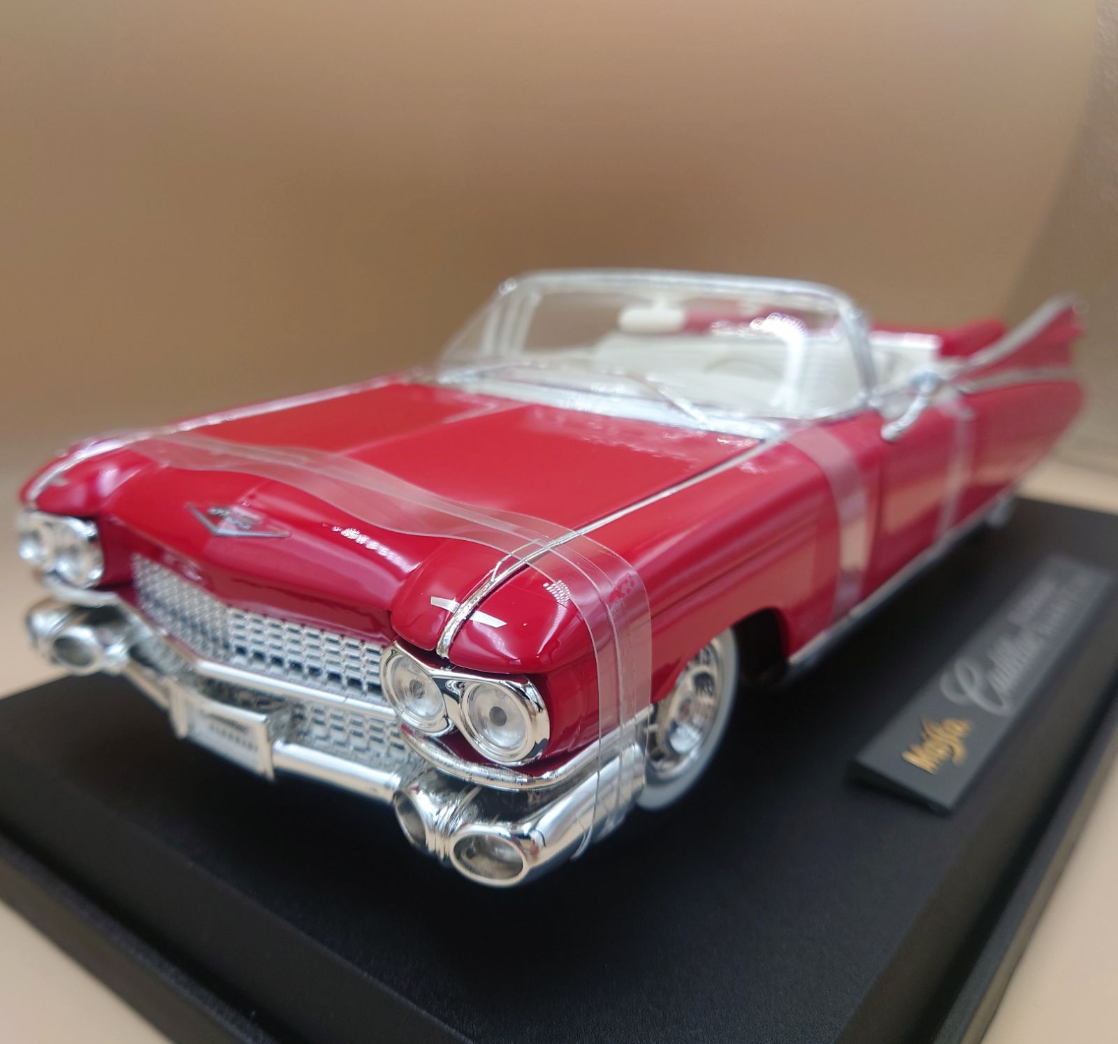 1/18 キャデラック エルドラド ビアリッツ 1959 レッド Maisto製ダイ