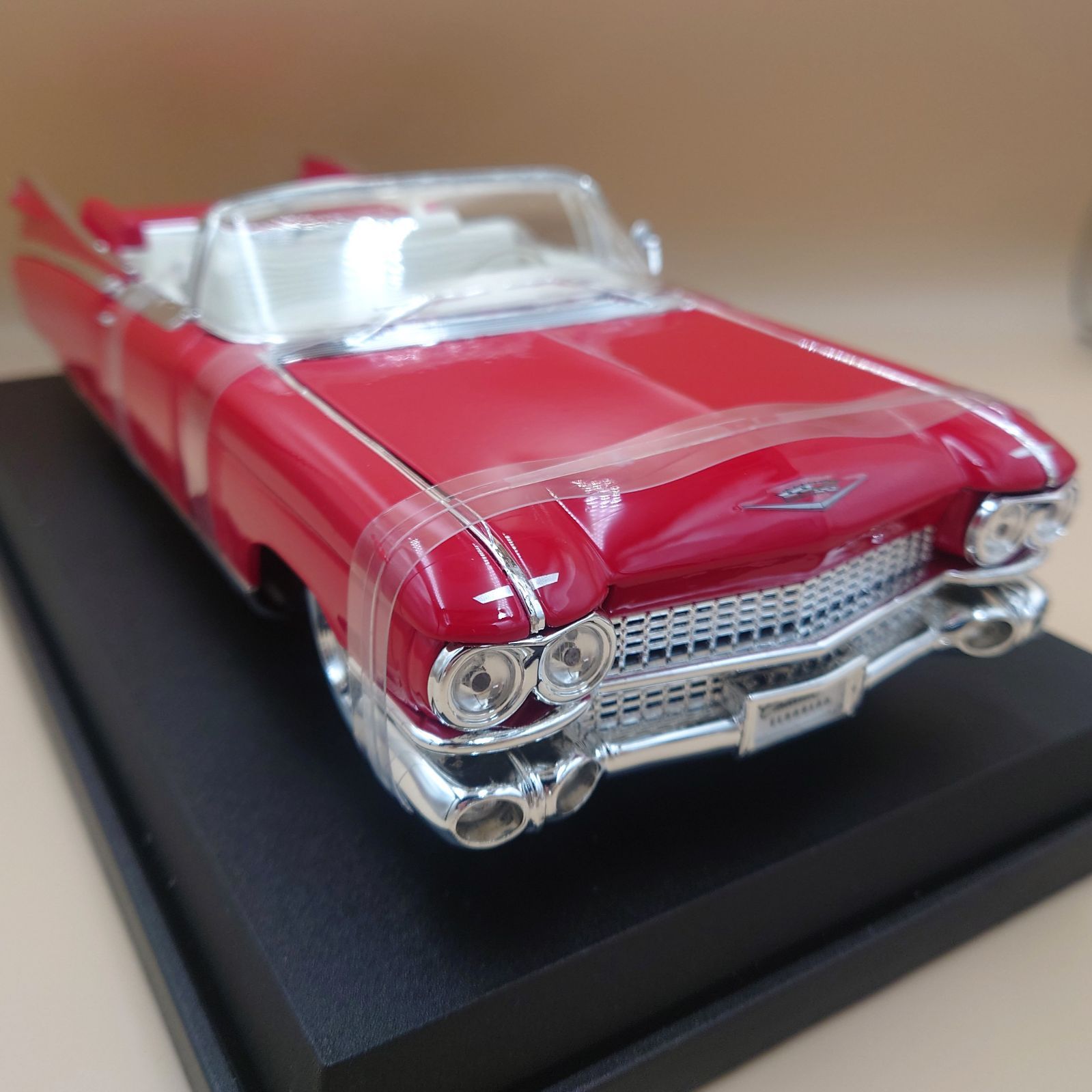 1/18 キャデラック エルドラド ビアリッツ 1959 レッド Maisto製ダイ