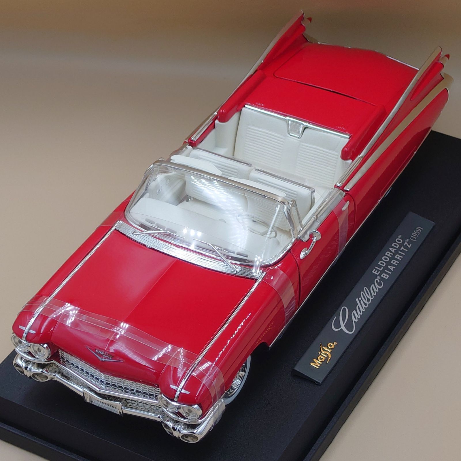 1/18 キャデラック エルドラド ビアリッツ 1959 レッド Maisto製ダイ