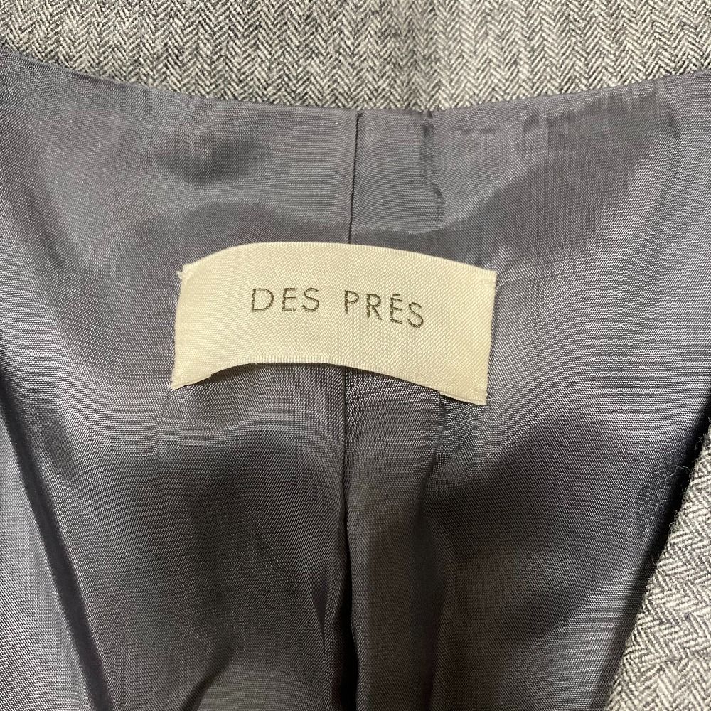 美品 23AW DES PRES デプレ フランネルウールストレッチ ノーカラージャケット セミワイドパンツ サイズ36・34 グレー レディース 古着 中古 USED DES PRES（デプレ） 美品 23AW DES PRES フランネルウールストレッチ