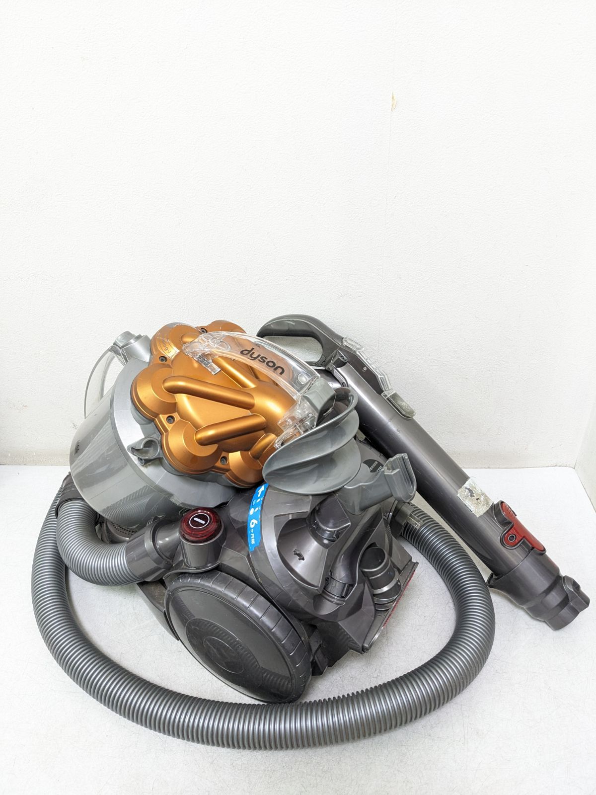 dyson ダイソン DC20 サイクロン式掃除機 ヘッド無し - メルカリ dyson ダイソン DC20 サイクロン式掃除機 ヘッド無し - メルカリ