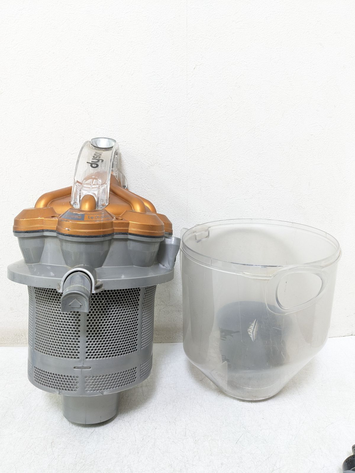 dyson ダイソン DC20 サイクロン式掃除機 ヘッド無し - メルカリ