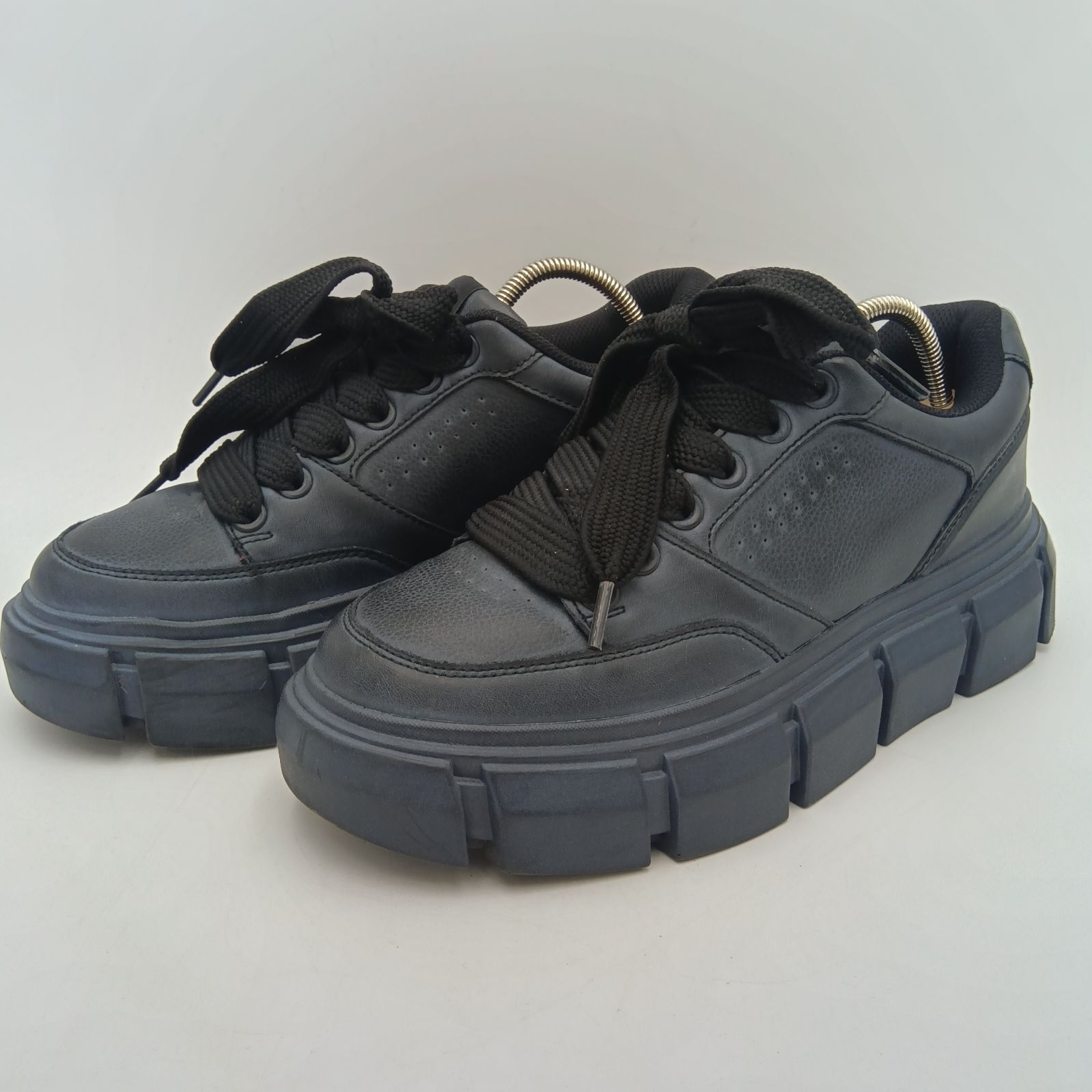 ZARA ザラ スニーカー 厚底 チャンキーソール EUR40 CN260 黒 ブラック ZARA ザラ スニーカー 厚底 チャンキーソール EUR40 CN260 黒 ブラック