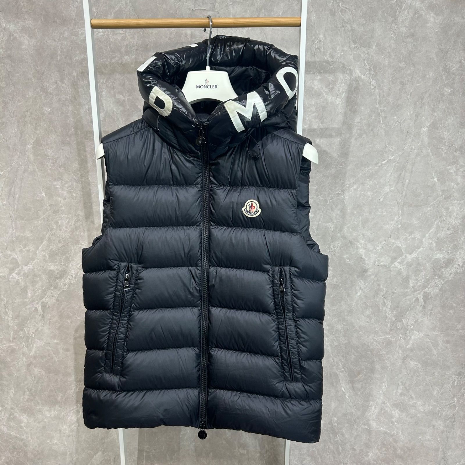 MONCLER モンクレール ダウンベスト黒MONTREUILフード0-超人気