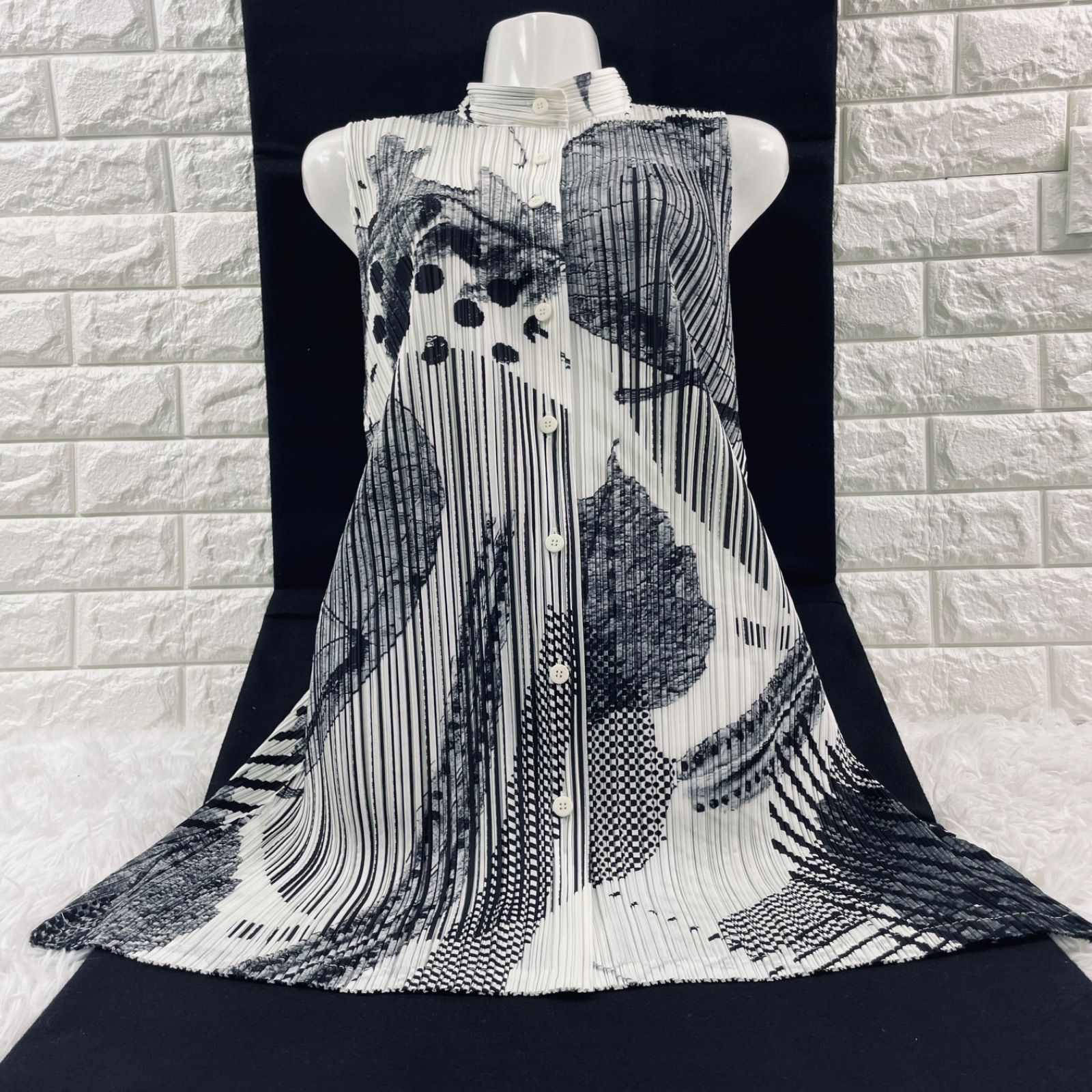 PLEATS PLEASE/プリーツプリーズ、イッセイミヤケ、ノースリーブシャツ 