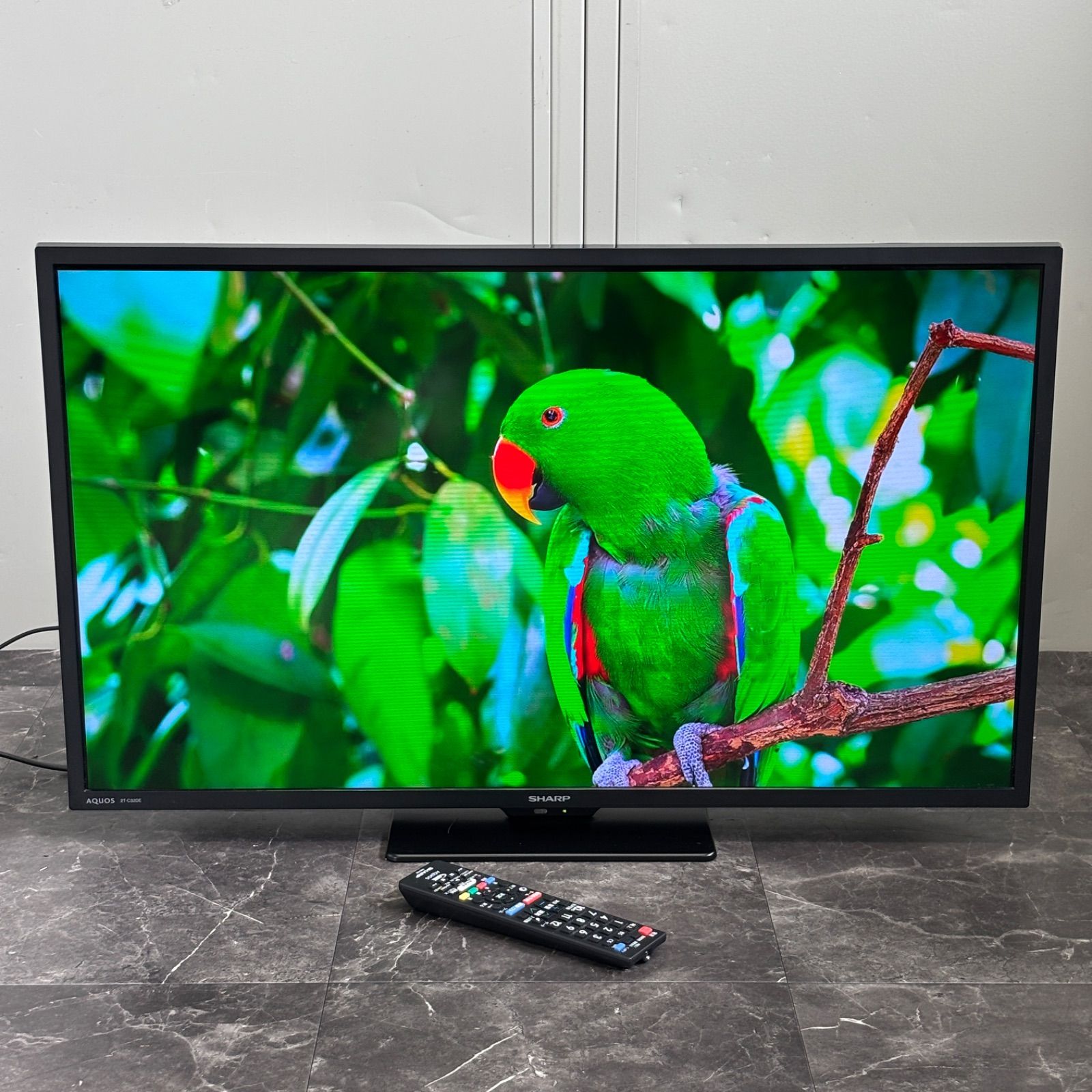 ○【2024年製 AQUOS】リモコン付き SHARP AQUOS 32型液晶テレビ 2T