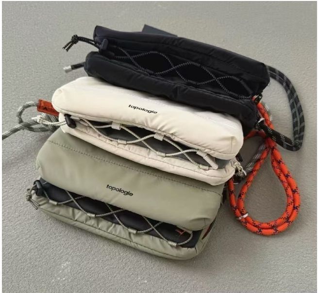 Topologie ボトルサコッシュ トポロジー ストラップ付き ショルダー