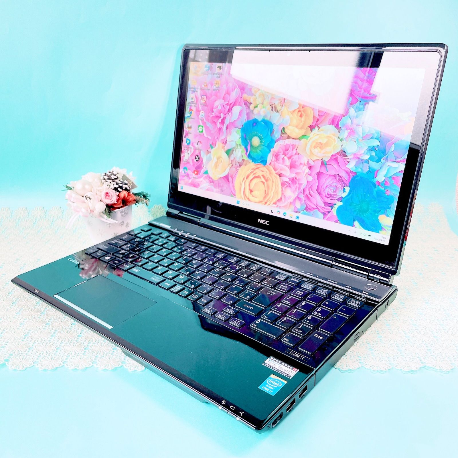 タッチパネル搭載❣️高性能Corei7✨️ノートパソコン！写真やデータ 