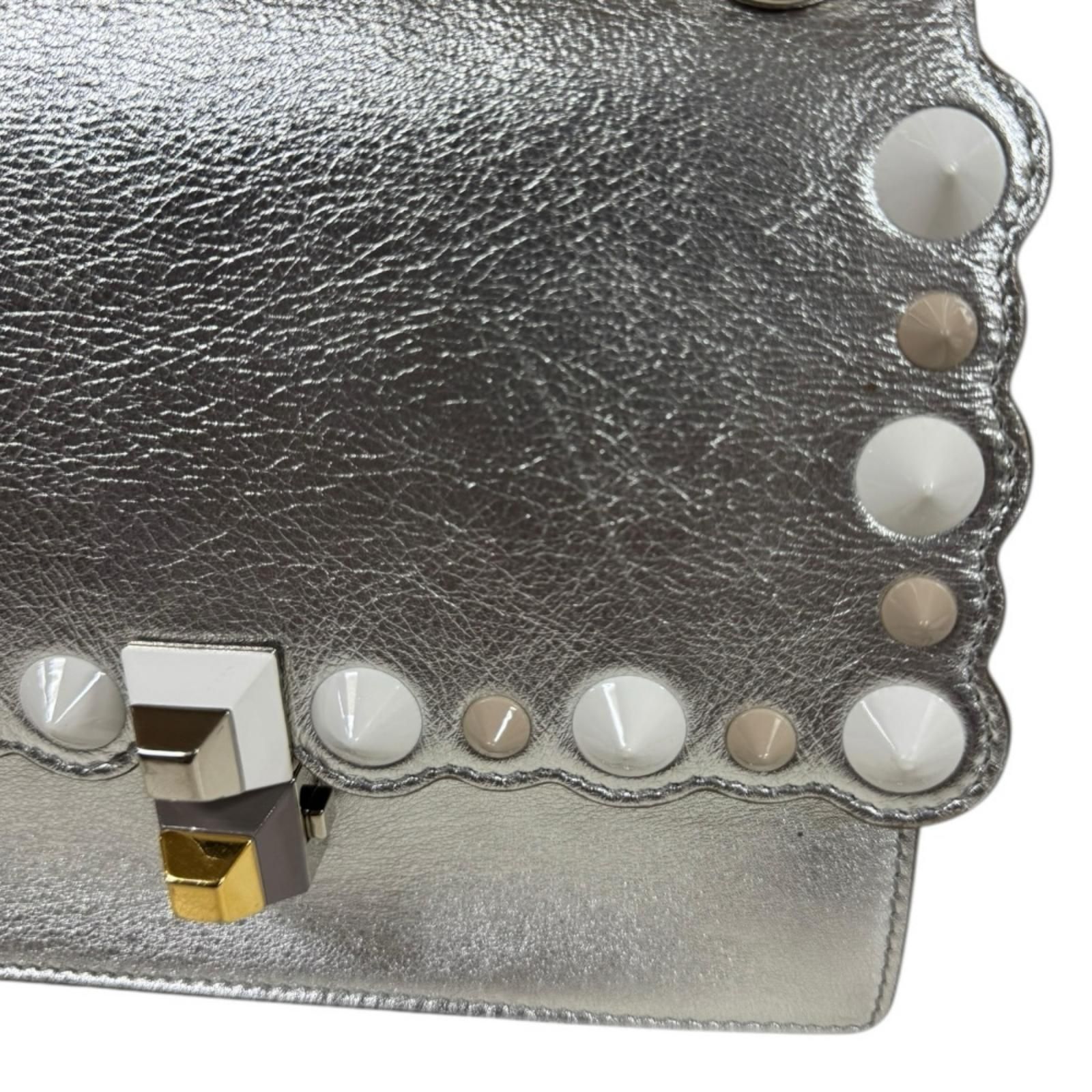 フェンディ キャナイ ミニ ショルダーバッグ レザー 8M0381 シルバー レディース FENDI  中古 FENDI（フェンディ） キャナイ ミニ ショルダーバッグ レザー 8M0381