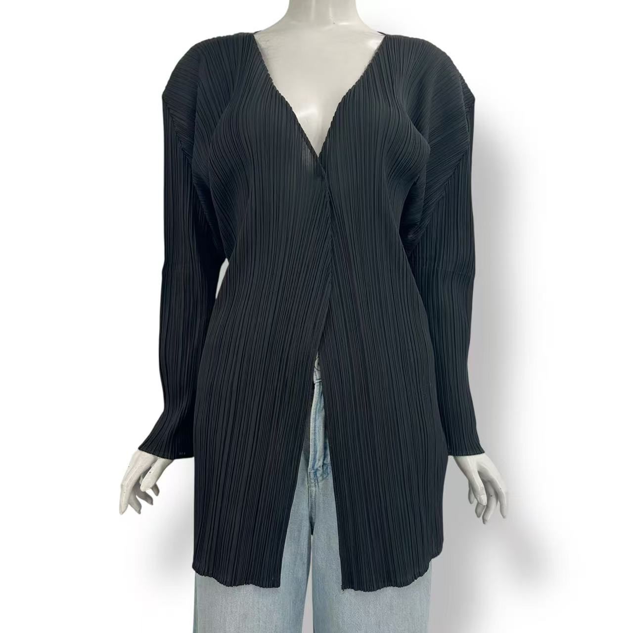 極美品 ISSEY MIYAKE イッセイミヤケ PLEATS PLEASE プリーツプリーズ カーディガン ブラック サイズM PLEATS PLEASE ISSEY MIYAKE（カーディガン）のフリマアイテム一覧