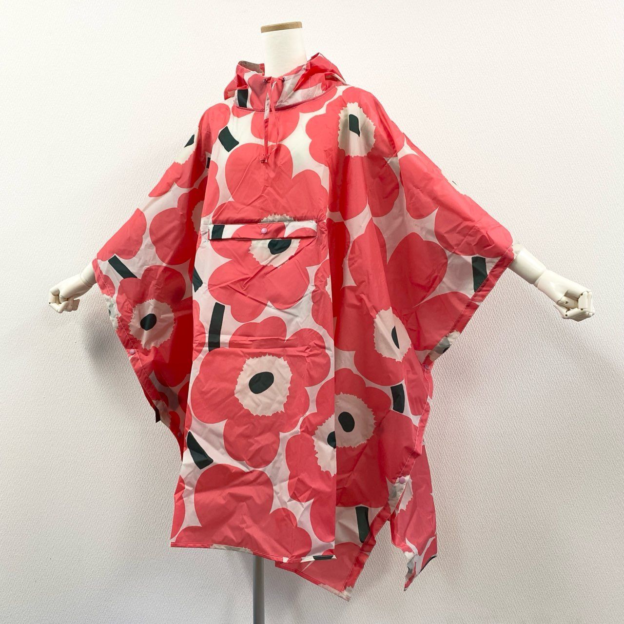 63d13 【未使用タグ付】 marimekko マリメッコ Unikko Rain Poncho