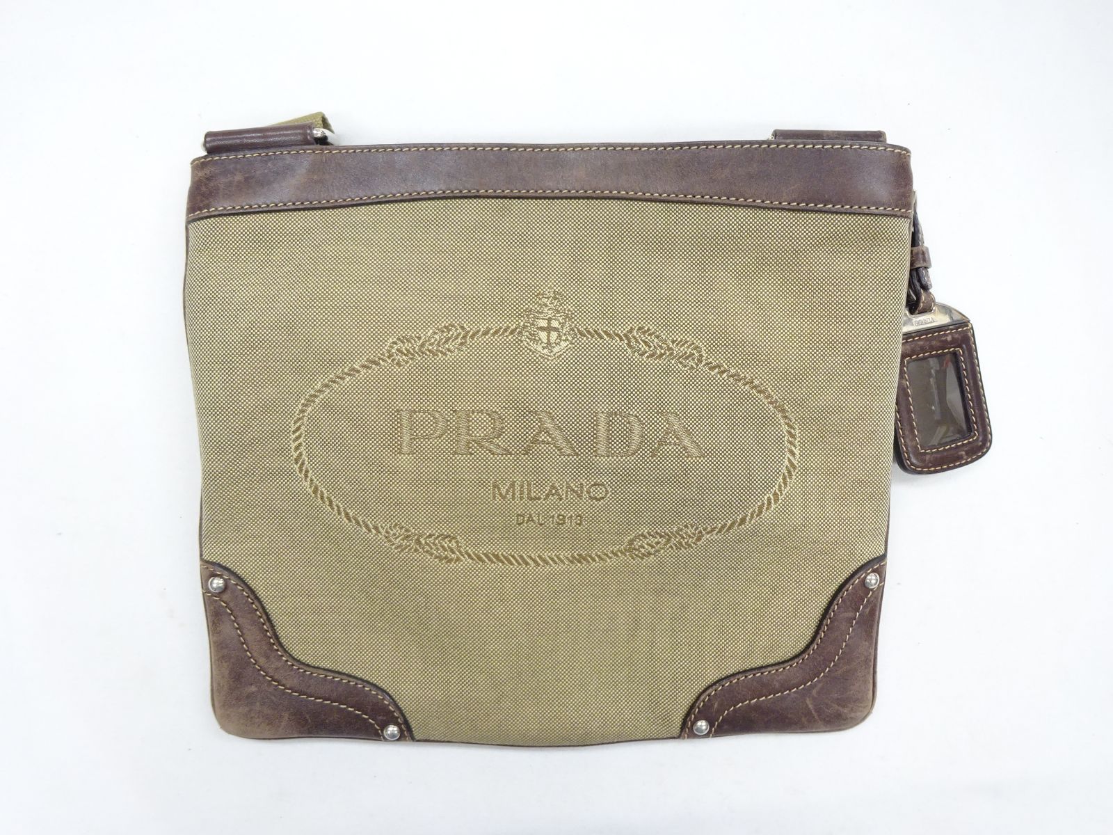プラダのショルダーバック PRADA (プラダ) トライアングル ロゴ サフィアーノ レザー ショルダー