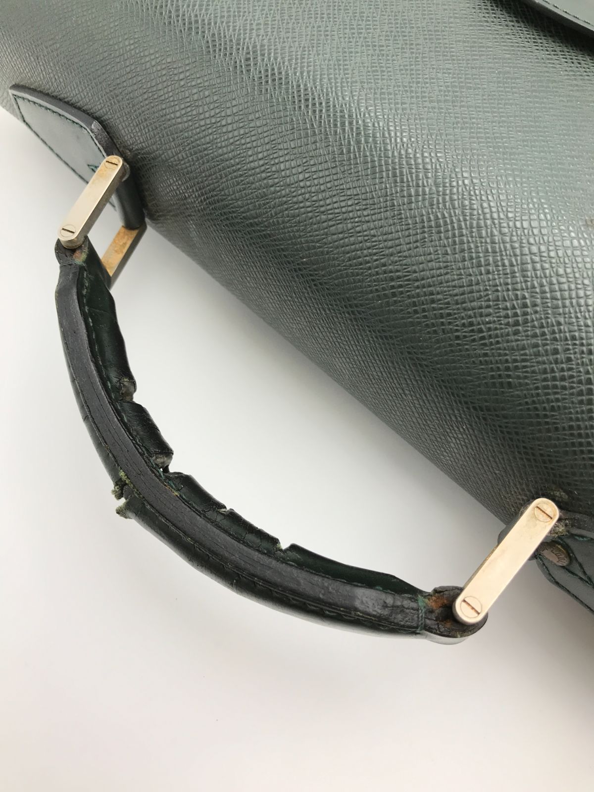 LOUIS VUITTON ルイヴィトン ブリーフケース タイガ グリーン系 4666