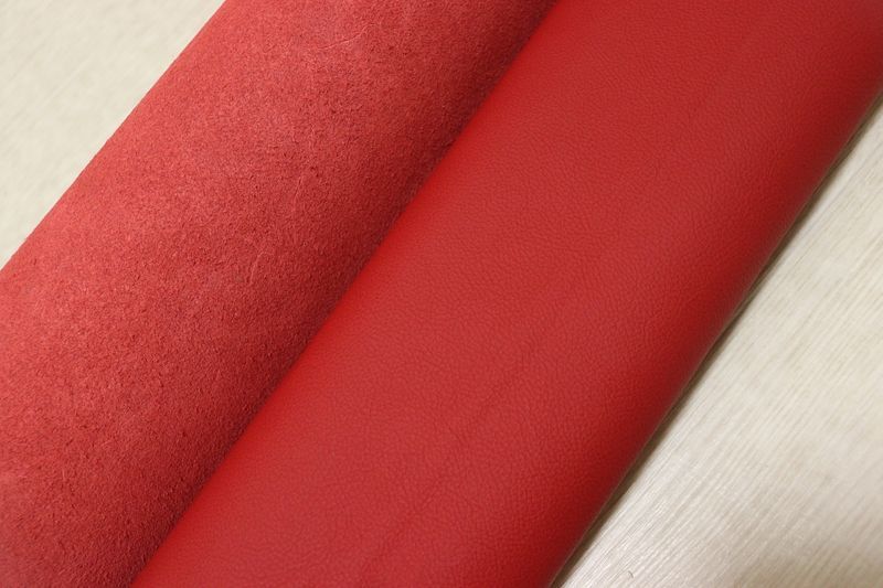 レッド 247ds クロム革 牛革 イタリア レザー シボ型押し はぎれ 一枚革 レザークラフト 革 皮 本革 diy 生地 材料