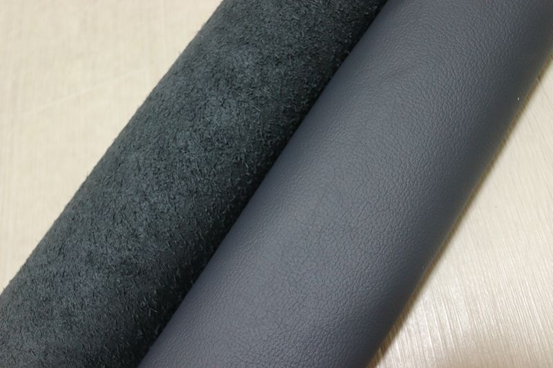 ネイビー 372ds クロム革 牛革 イタリア レザー シュリンク加工 はぎれ 一枚革 レザークラフト 革 皮 本革 diy 生地 材料