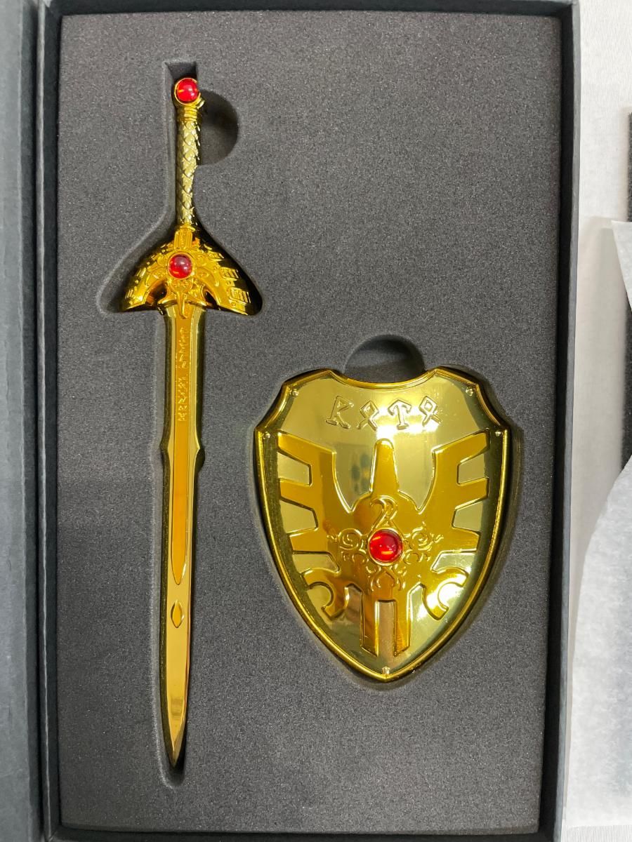 【開封品】ドラゴンクエスト35周年ロトの剣&ロトの盾 ロトの剣＆ロトの盾 ～35周年記念バージョン～「ドラゴンクエスト