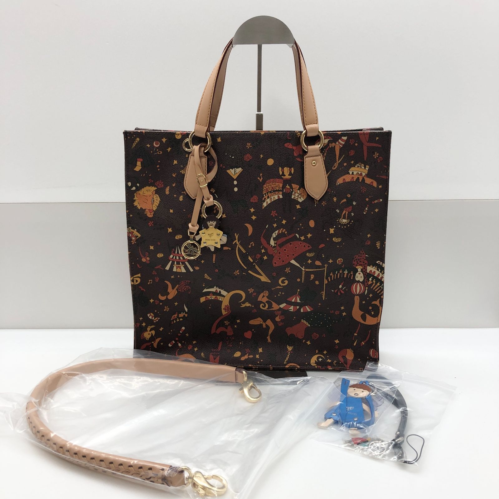 新品✨ピエログイディ Piero Guidi ハンドバッグ　カバン　レディース PIERO GUIDI トートバッグ キーホルダー ハンドル付き ブラウン系