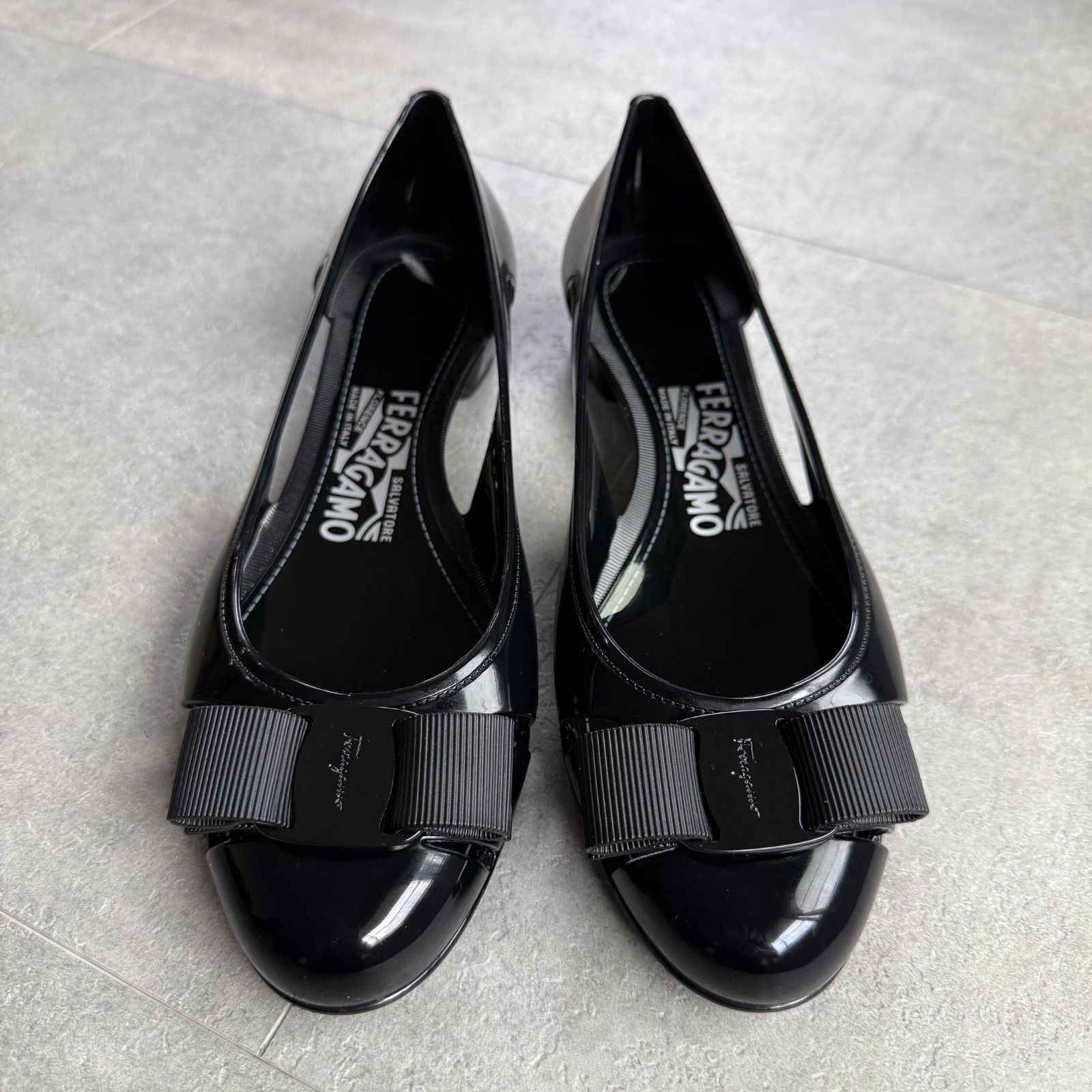 Salvatore Ferragamo サルヴァトーレフェラガモ Vara Jelly ヴァラ