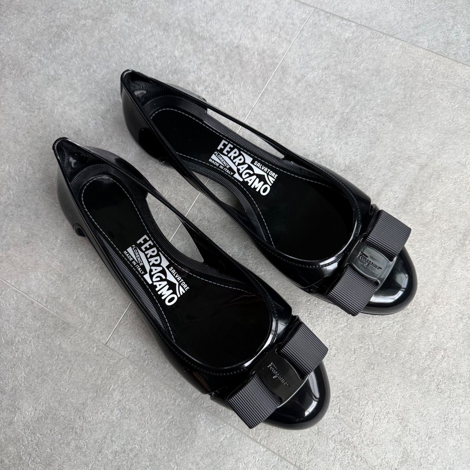 Salvatore Ferragamo サルヴァトーレフェラガモ Vara Jelly ヴァラ