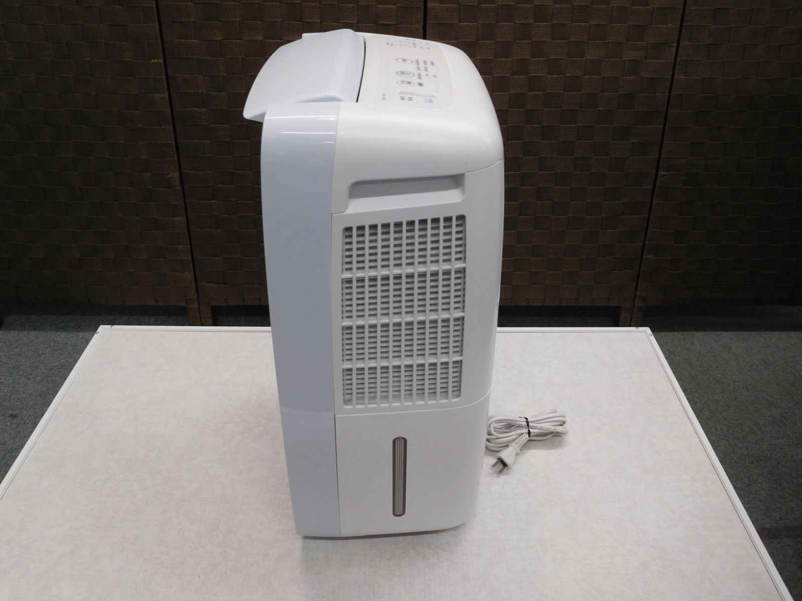SHARP/シャープ 衣類乾燥除湿器 CM-J100-W ホワイト 2020年製【M0737