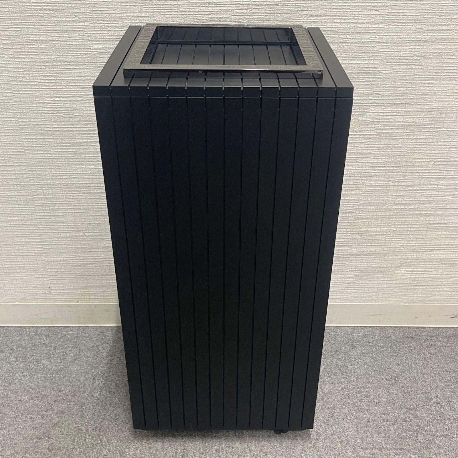 こんな「未来」のゴミ箱、今まで見たことありますか？ 自動ゴミ箱 ZitA 