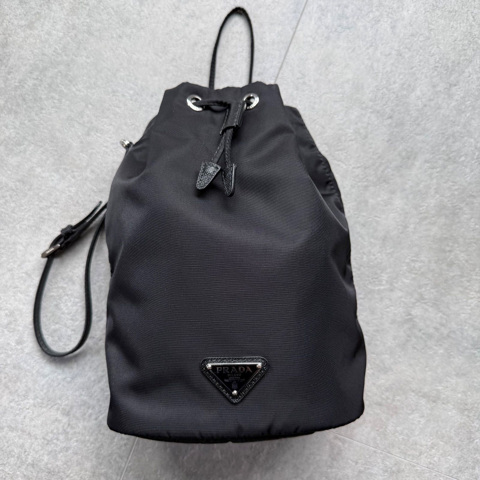 極美品 PRADA プラダ トライアングルロゴ 巾着バック Re-Nylon 