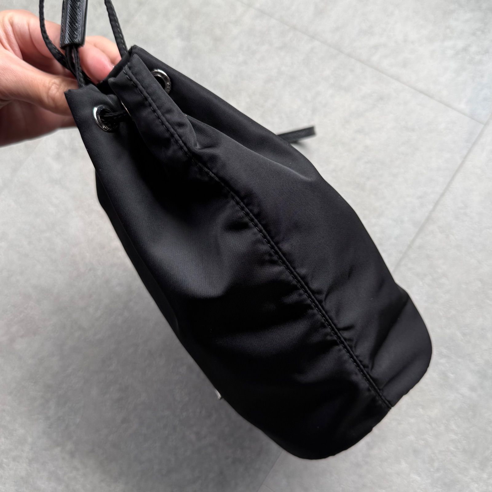 極美品 PRADA プラダ トライアングルロゴ 巾着バック Re-Nylon 
