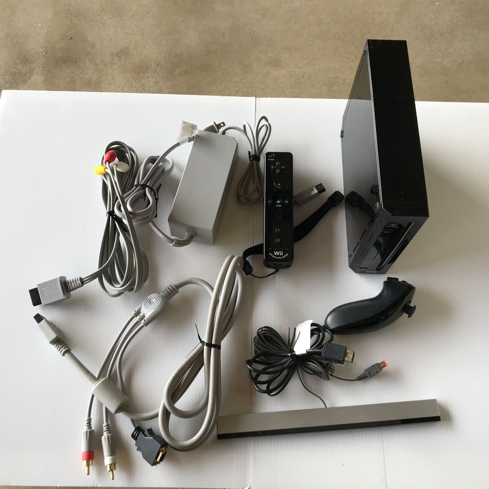ジャンク品】Wii 本体一式（ブラック） - メルカリ