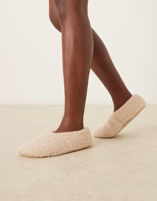 エイソス レディース シューズ サンダル リブ ASOS DESIGN Zakki ribbed teddy slippers in cream CREAM RIBBED TEDDY クリーム