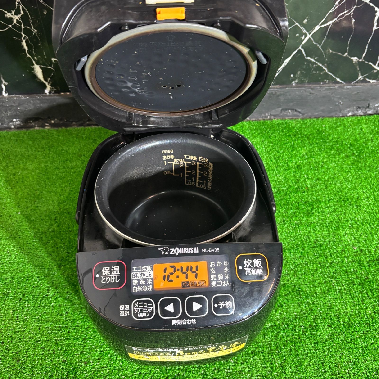 ZOJIRUSHI 象印 2022年製 3合 炊飯器 極め炊き マイコン ジャンク品