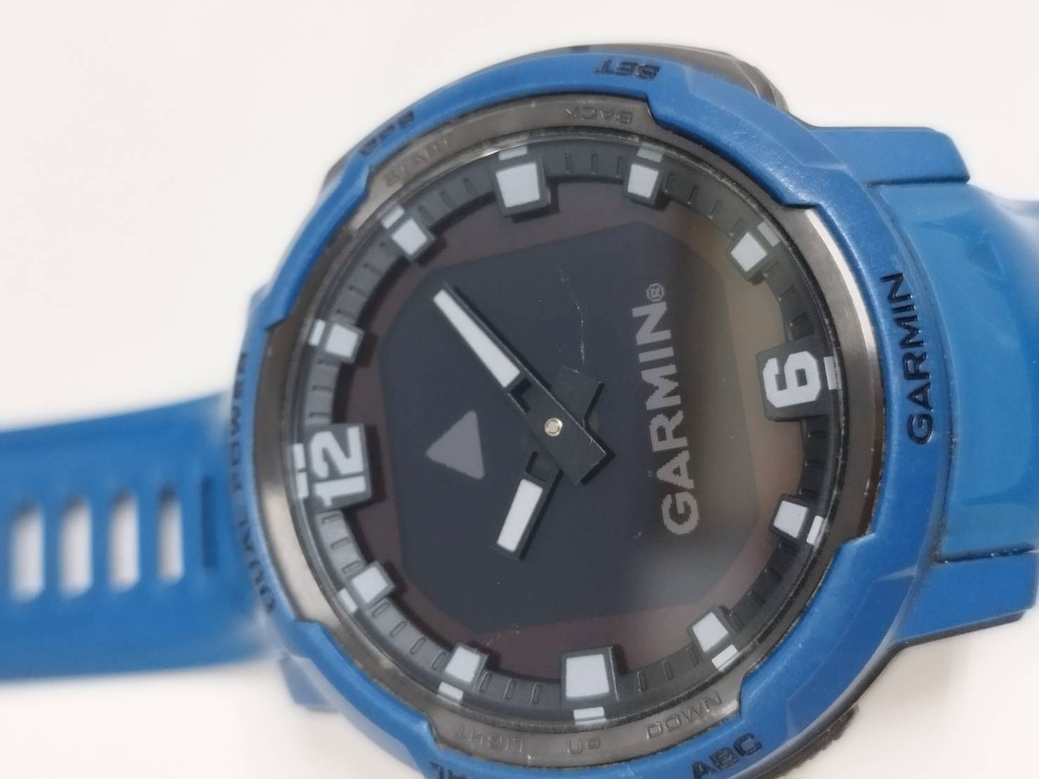 良品】GARMIN INSTINCT CROSSOVER DUAL POWER/010-02730-42 