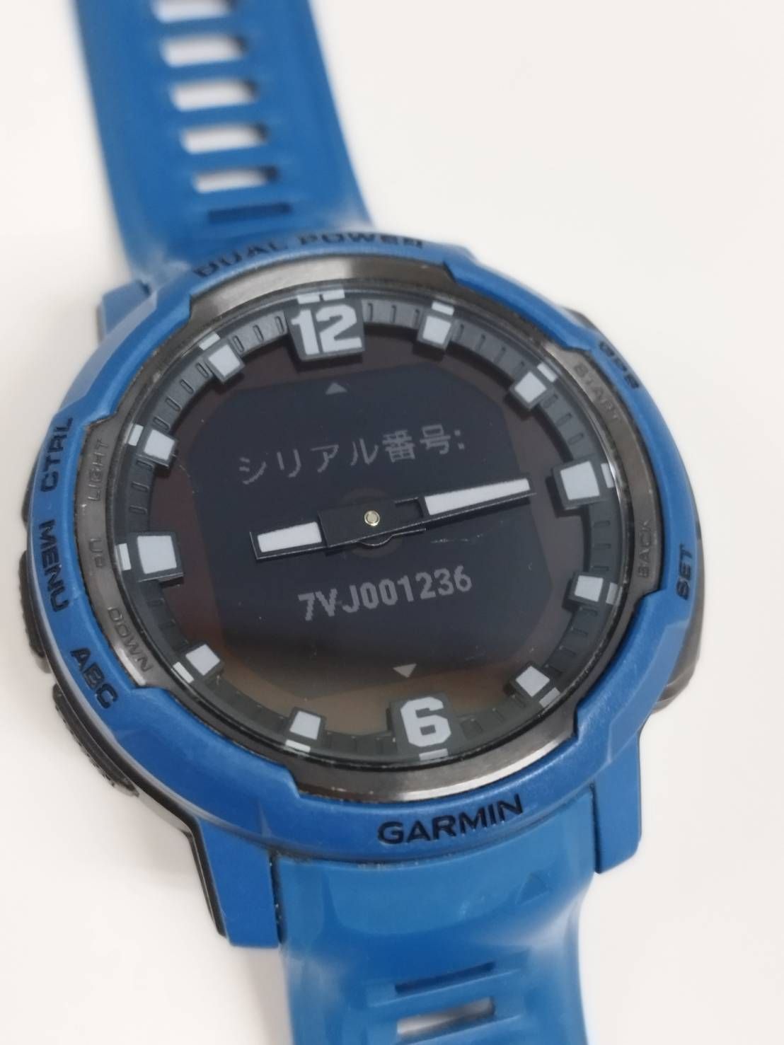良品 GARMIN INSTINCT CROSSOVER DUAL POWER 010-02730-42 - メルカリ