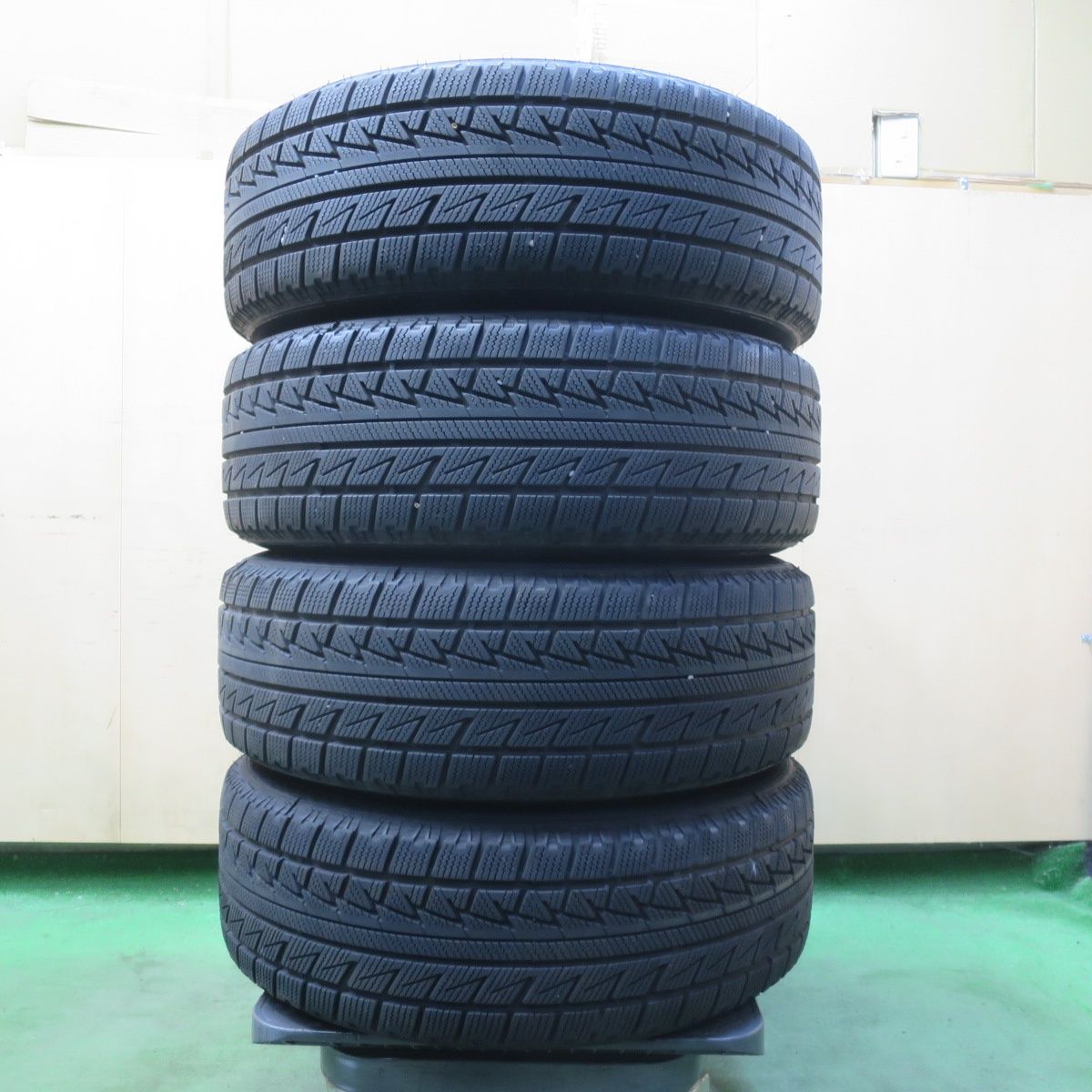 4本価格！22年☆スタッドレス 205/55R16 グリンランダー L-SNOW96 