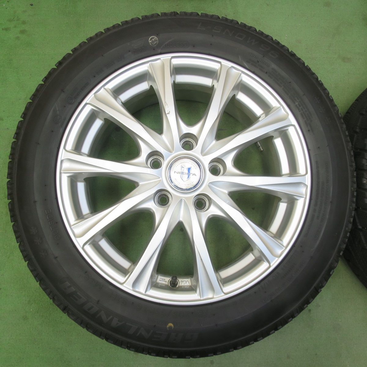 4本価格！22年☆スタッドレス 205/55R16 グリンランダー L-SNOW96 