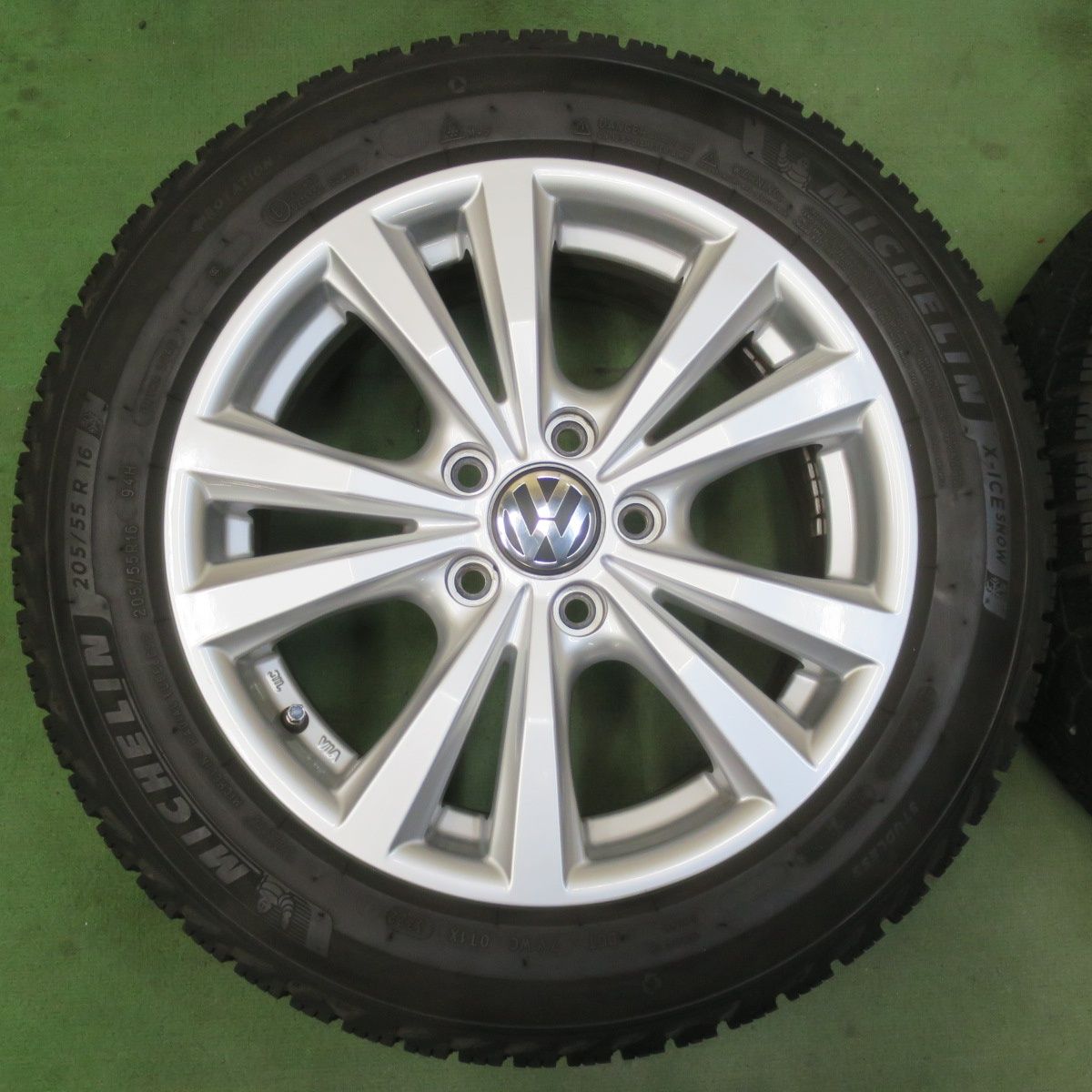 冬 VW ティグアン【富山】16インチ 215/70R16 ミシュラン スタッドレス