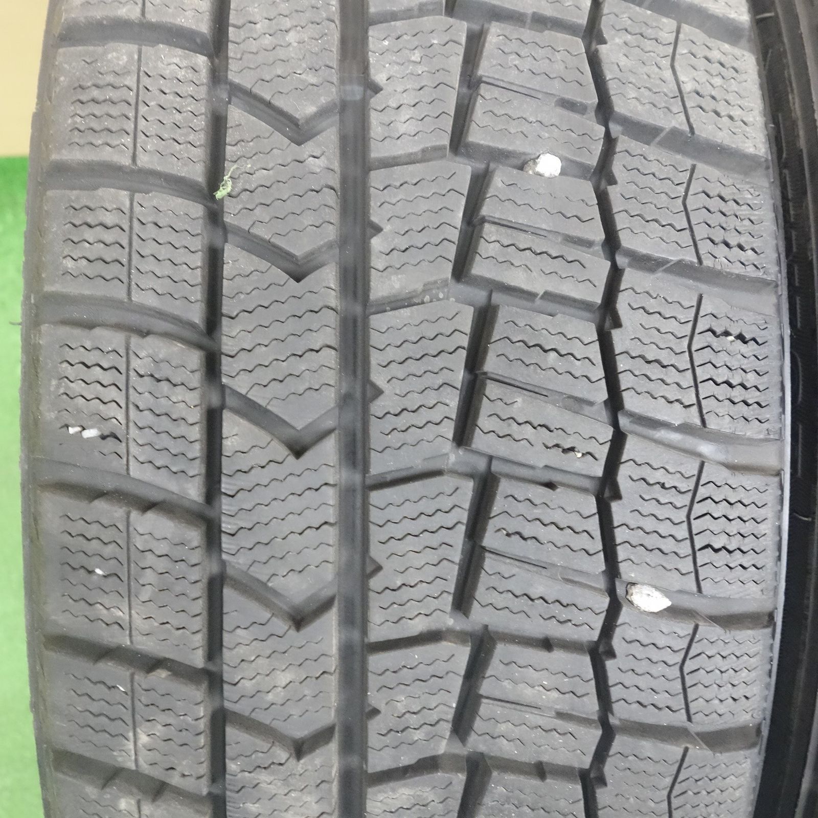 バリ溝！22年！9.5分☆プリウス 等 215/45R17 スタッドレス ダンロップ 