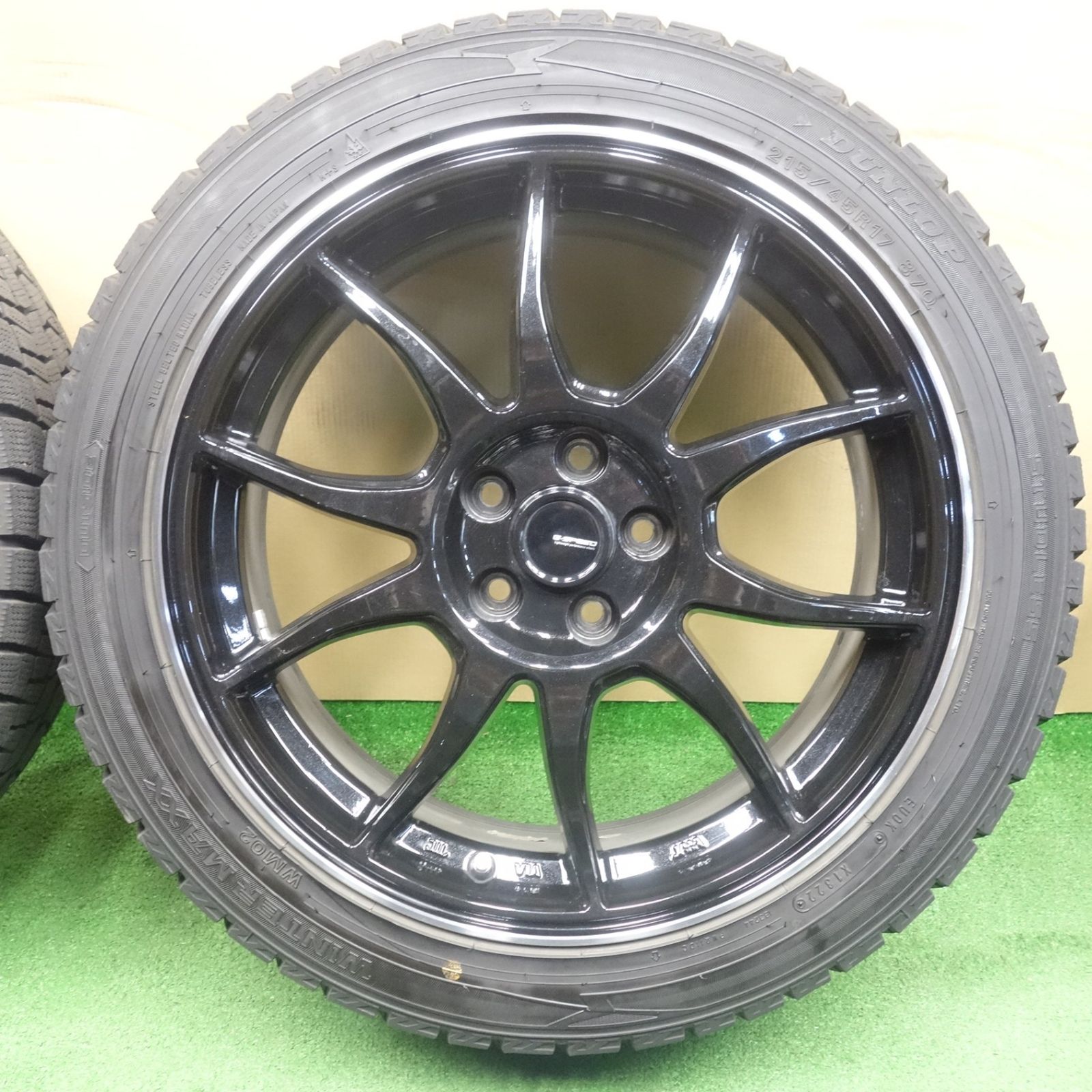 バリ溝！22年！9.5分☆プリウス 等 215/45R17 スタッドレス ダンロップ 