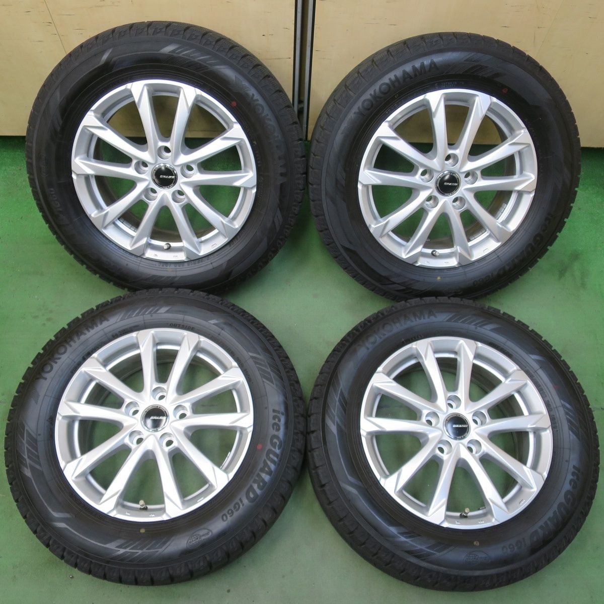 超バリ溝 215/65R16ヨコハマ スタッドレスタイヤ 4本セット