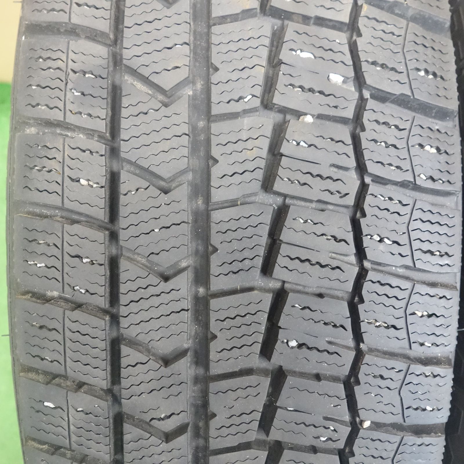 バリ溝！24年！9.5分☆スタッドレス 205/65R16 ダンロップ ウインター 