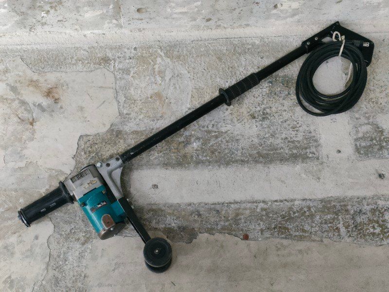 ◎マキタ(makita) 電動ケレン ロングハンドルタイプ (六角シャンク13mm) HK1800L 動作確認済み
