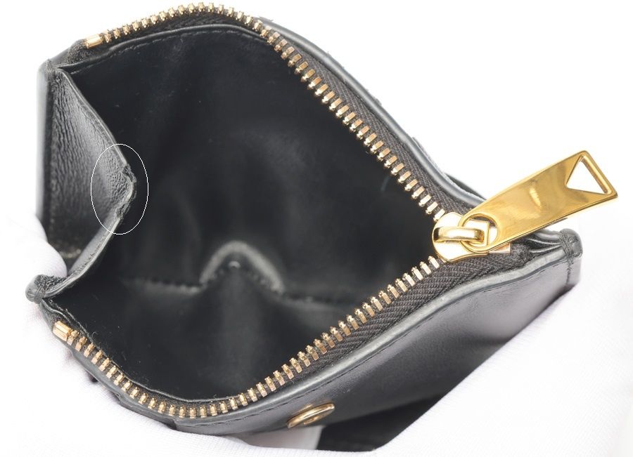 ボッテガヴェネタ / BOTTEGA VENETA　スモール カセット 二つ折りファスナーウォレット　706010　イントレチャートレザー　ブラック 【中古】 BOTTEGA VENETA（ボッテガ・ヴェネタ） スモール カセット 二つ折り