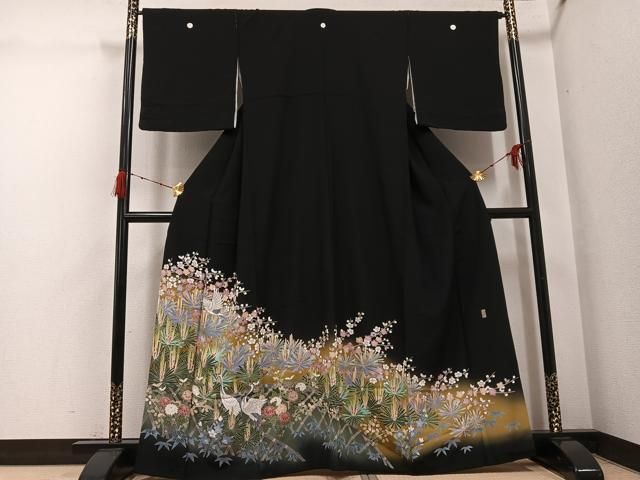 平和屋着物●十日町友禅作家　岡村蒼風　黒留袖　群れ鶴草花文　正絹　逸品　AABH2055ph 平和屋着物○十日町友禅作家 岡村蒼風 黒留袖 群れ鶴草花文 正絹 逸品