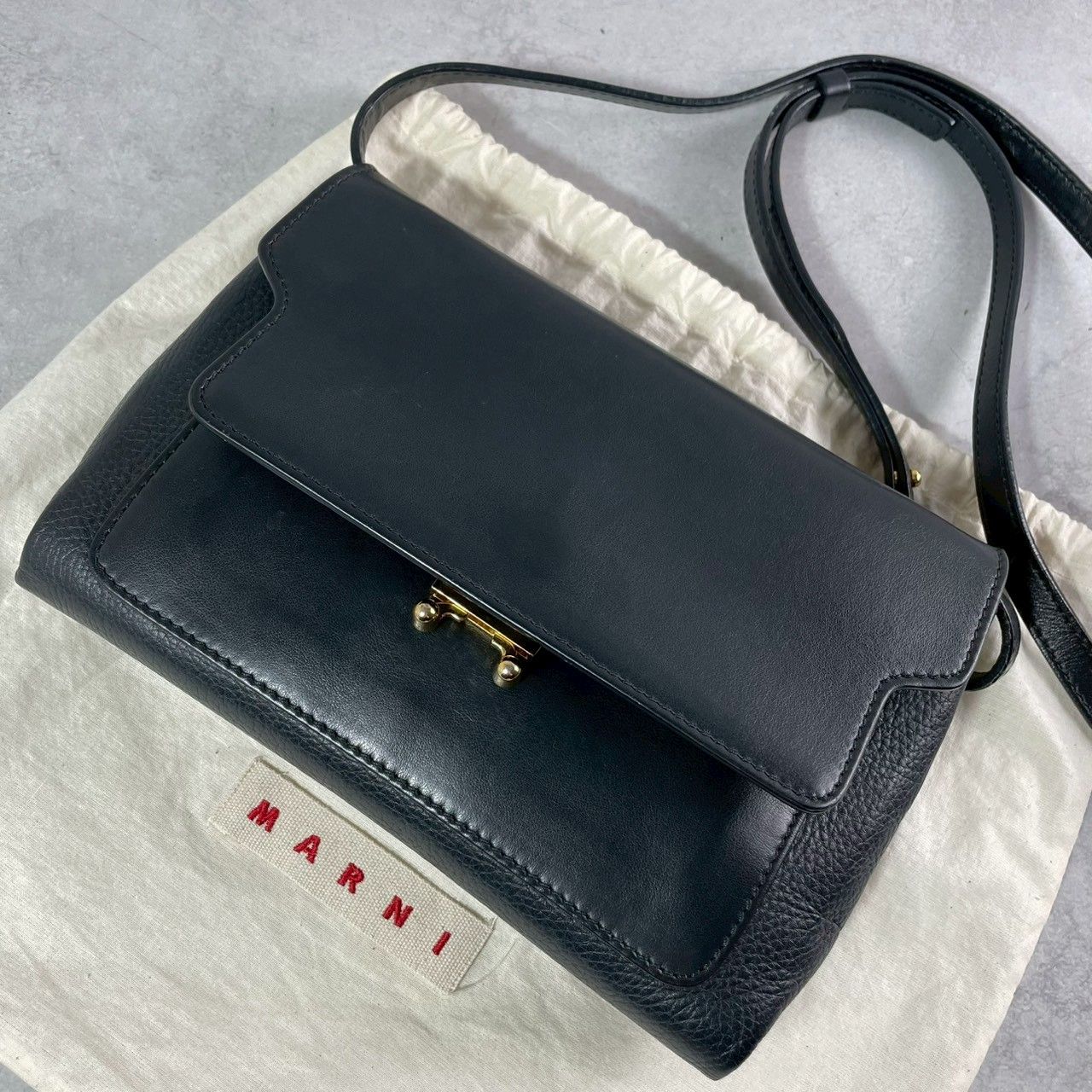 極美品✨マルニ MARNI TRUNK トランク ショルダーバッグ レザー 
