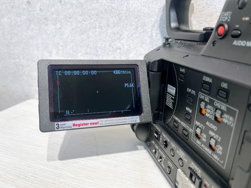 Panasonic AG-AF105 業務用ビデオカメラ 本体 - メルカリ