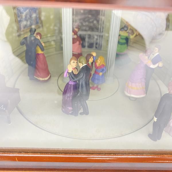 中古】 現状品) ミスタークリスマス 舞踏会 オルゴール ディスク交換式