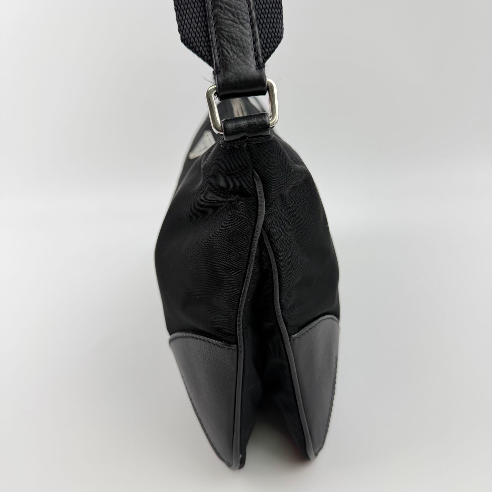 中古】PRADA プラダ ショルダーバッグ ブラック ナイロン レザー 