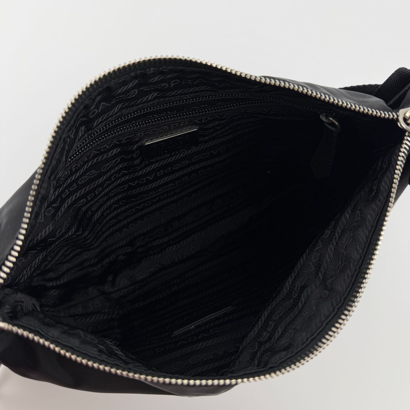 中古】PRADA プラダ ショルダーバッグ ブラック ナイロン レザー 