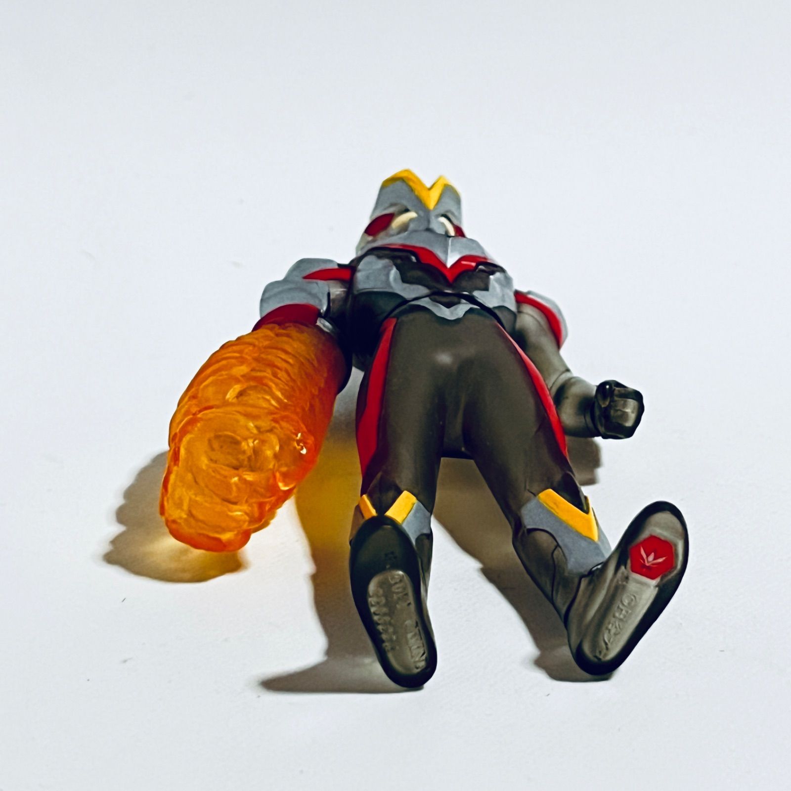 ウルトラマン　怪獣フィギュア SFVI0074 ウルトラマンビクトリー EXレッドキングナックル クリアver