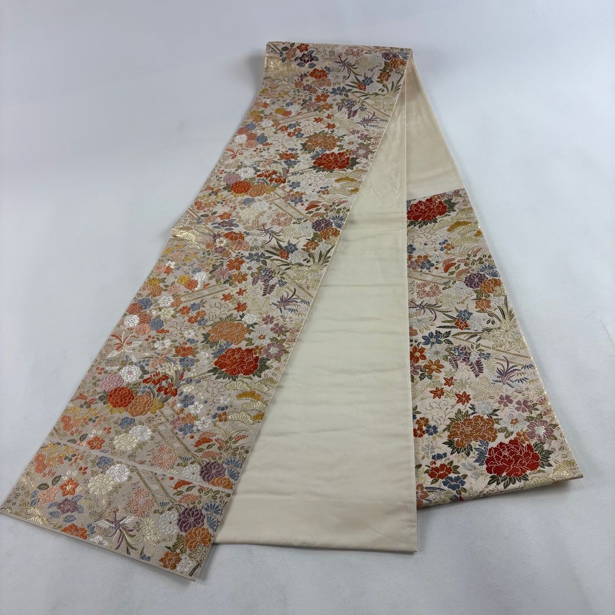 袋帯 秀品 関西仕立て 草花 尾長鳥 箔 唐織 ベージュ 六通 正絹 【中古 